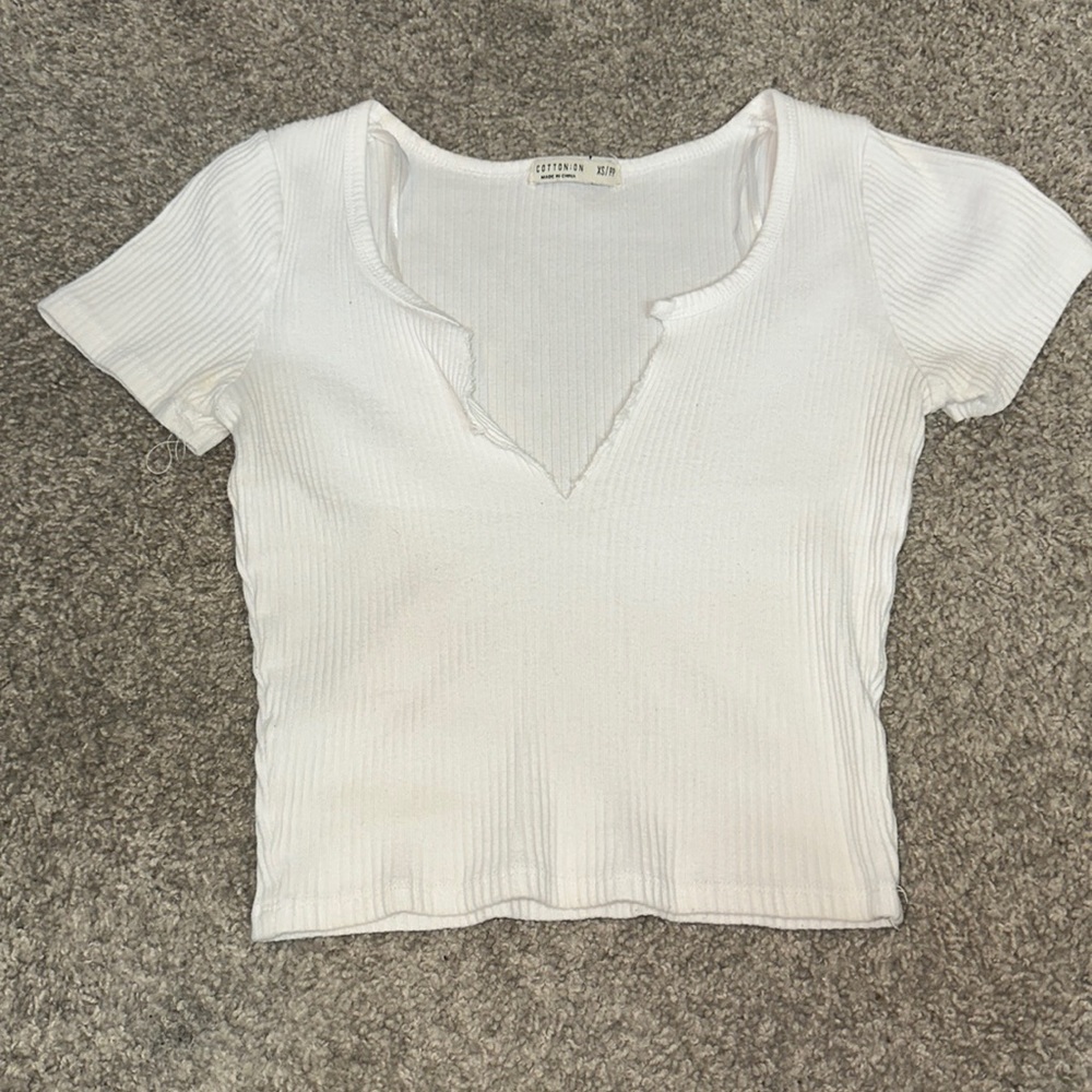 White cropped tshirt